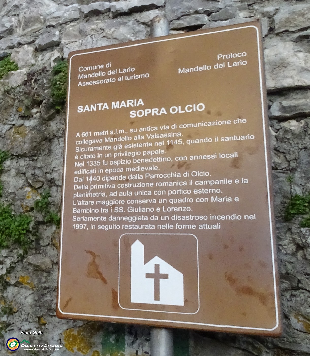 88 Al Santuario di Santa Maria sopra Olcio (661 m).JPG
